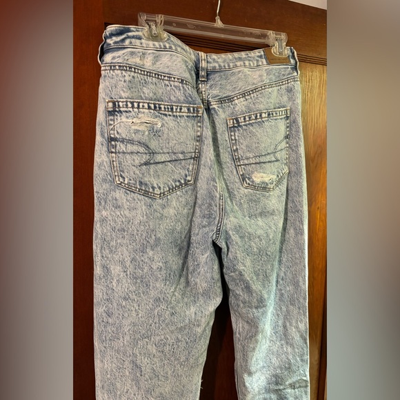 American Eagle Distressed Jean - Picture 6 of 10